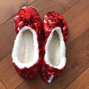 Snooze slippers- red!❤️